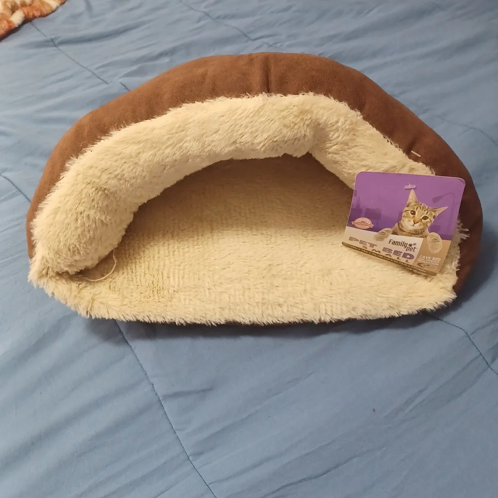 Small pet bed